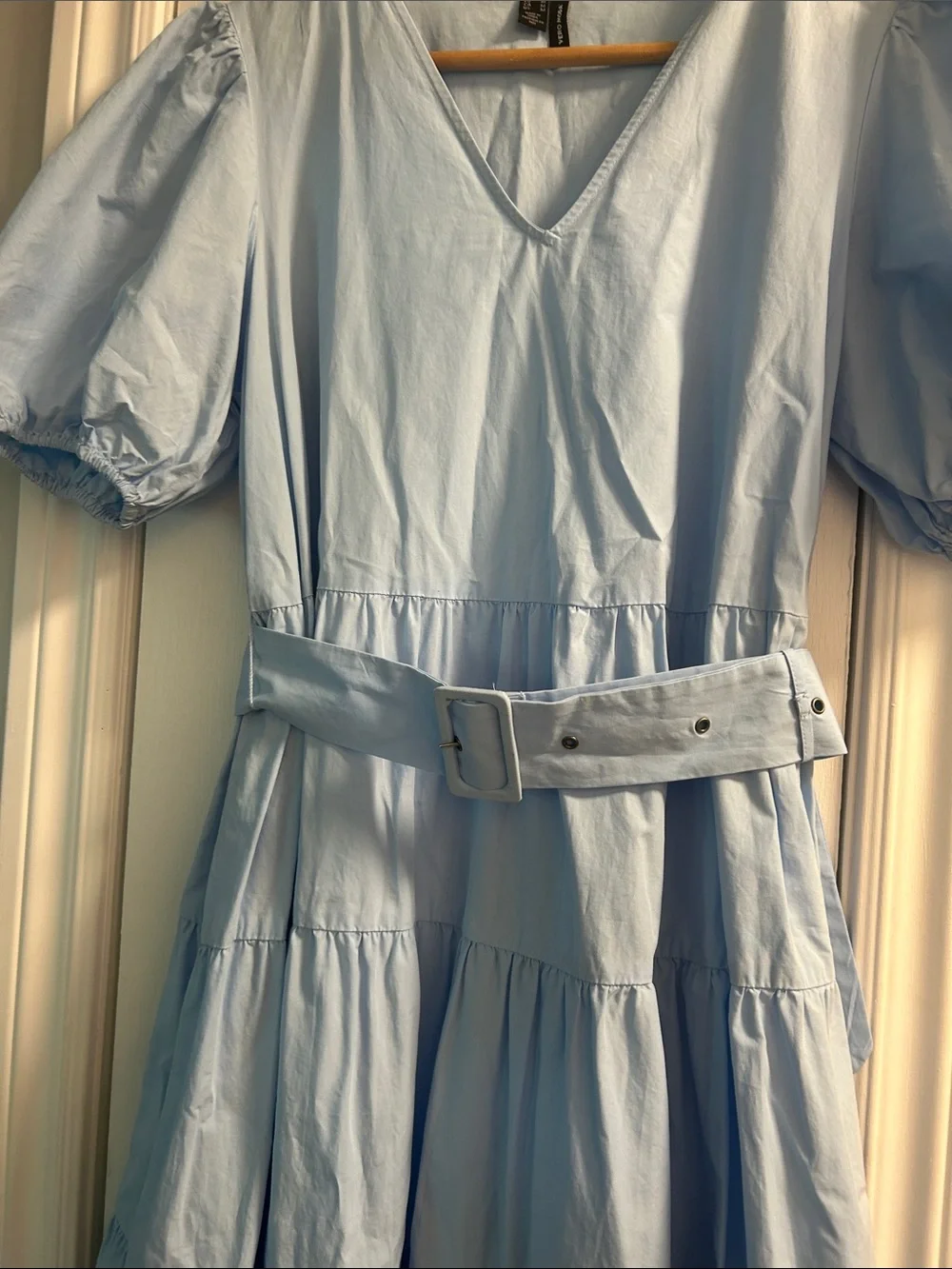 Vero Moda Light Blue Tiered Puff Sleeve Midi Dress with Belt - Picture 4 of 7